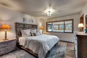 3 bedrooms, desk, iron/ironing board, WiFi