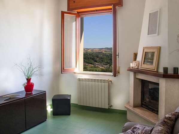 Living area - Nice apartment for 5 guests with balcony and pets allowed (Ortona)