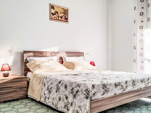 3 bedrooms, travel cot, free WiFi