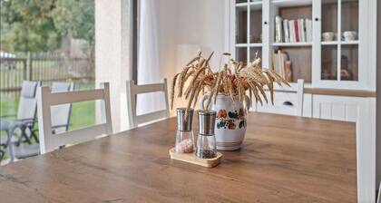 Wonderful private villa for 6 guests with WIFI, balcony and pets allowed