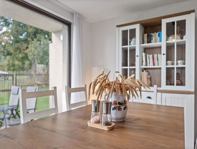 Beautiful private villa for 6 guests with WIFI, balcony and pets allowed