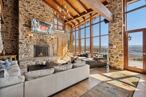 Smart TV, fireplace, books, offices