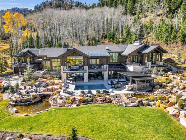 Exterior - Ski in out secluded mountain sanctuary with private pool, hot tub, game room (Park City)
