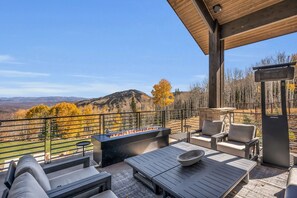 Terrace/patio - Ski in out secluded mountain sanctuary with private pool, hot tub, game room (Park City)