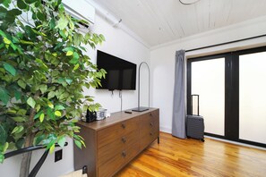 Free WiFi, bed sheets - Tower Hotel By At Mine Hospitality (Miami)