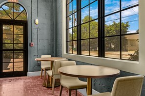 Lobby lounge - Tower Hotel By At Mine Hospitality (Miami)