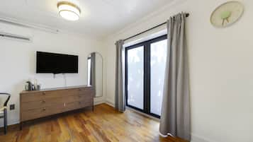 Standard Room, 1 Double Bed, Private Bathroom