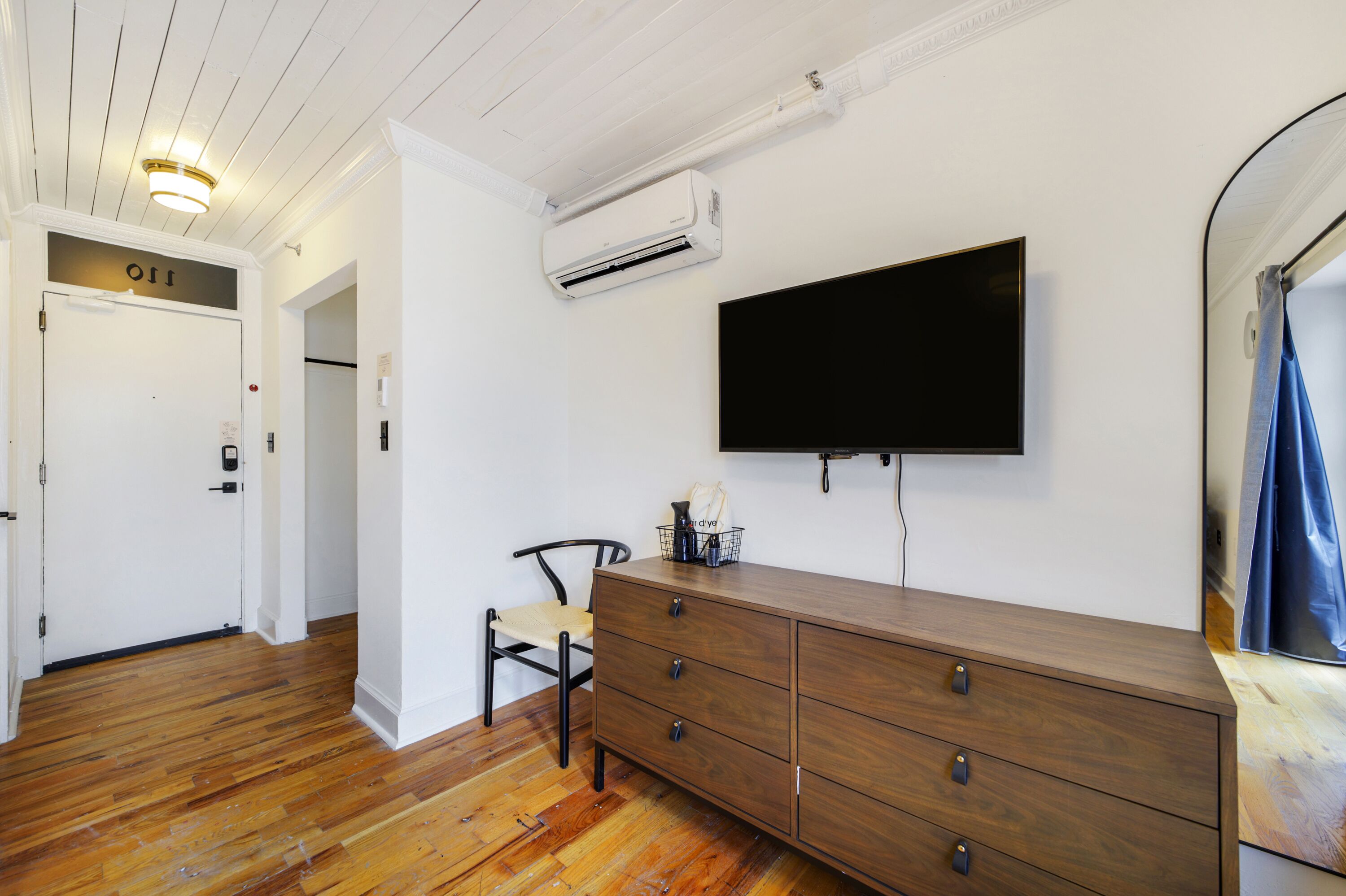 Standard Room, 1 Double Bed, Private Bathroom | Free WiFi, bed sheets