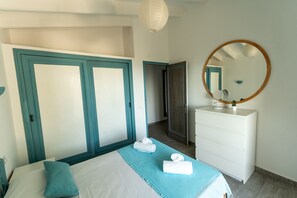 4 bedrooms, iron/ironing board, free WiFi, bed sheets - Villa KATARINA, Son Bou, 6 pax, air conditioning, private pool and wifi (Son Bou)