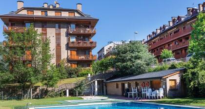 Beautiful apartment for 6 people with WIFI, A/C, pool and TV