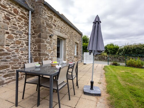 Beautiful  villa for 5 guests with TV and terrace