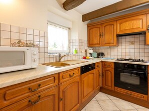 Mikrowelle, Ofen, Geschirrspüler, Toaster