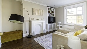 Basic Apartment | Living area - Contemporary and Spacious Kensington Home (London)