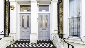 Basic Apartment | Point of interest - Contemporary and Spacious Kensington Home (London)