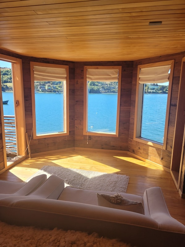 Suite – design, utsikt mot bukt | Utsikt mot strand/hav