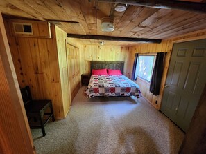 3 bedrooms, iron/ironing board, travel crib, WiFi - Rustic Cabin Hyde-A-Way (Hackensack)