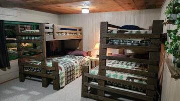 3 bedrooms, iron/ironing board, travel crib, WiFi