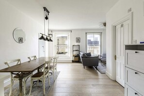 Basic Apartment | Interior - Converted Brewery Apartment With Terrace (London)