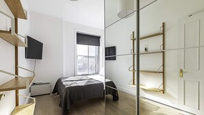 Unclassified image, 3 of 25, button - Converted Brewery Apartment With Terrace (London)
