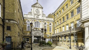 Unclassified image, 4 of 25, button - Converted Brewery Apartment With Terrace (London)
