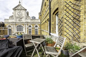 Basic Apartment | Exterior