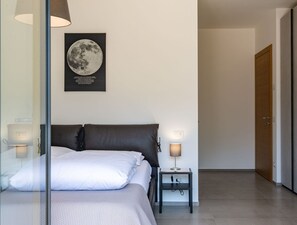 3 室のベッドルーム、旅行用ベビーベッド、WiFi (無料)