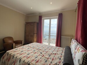 3 bedrooms, iron/ironing board, free WiFi - Beautiful apartment for 7 people with WIFI and balcony (Imperia)