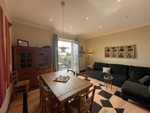 Living area - Beautiful apartment for 7 people with WIFI and balcony (Imperia)