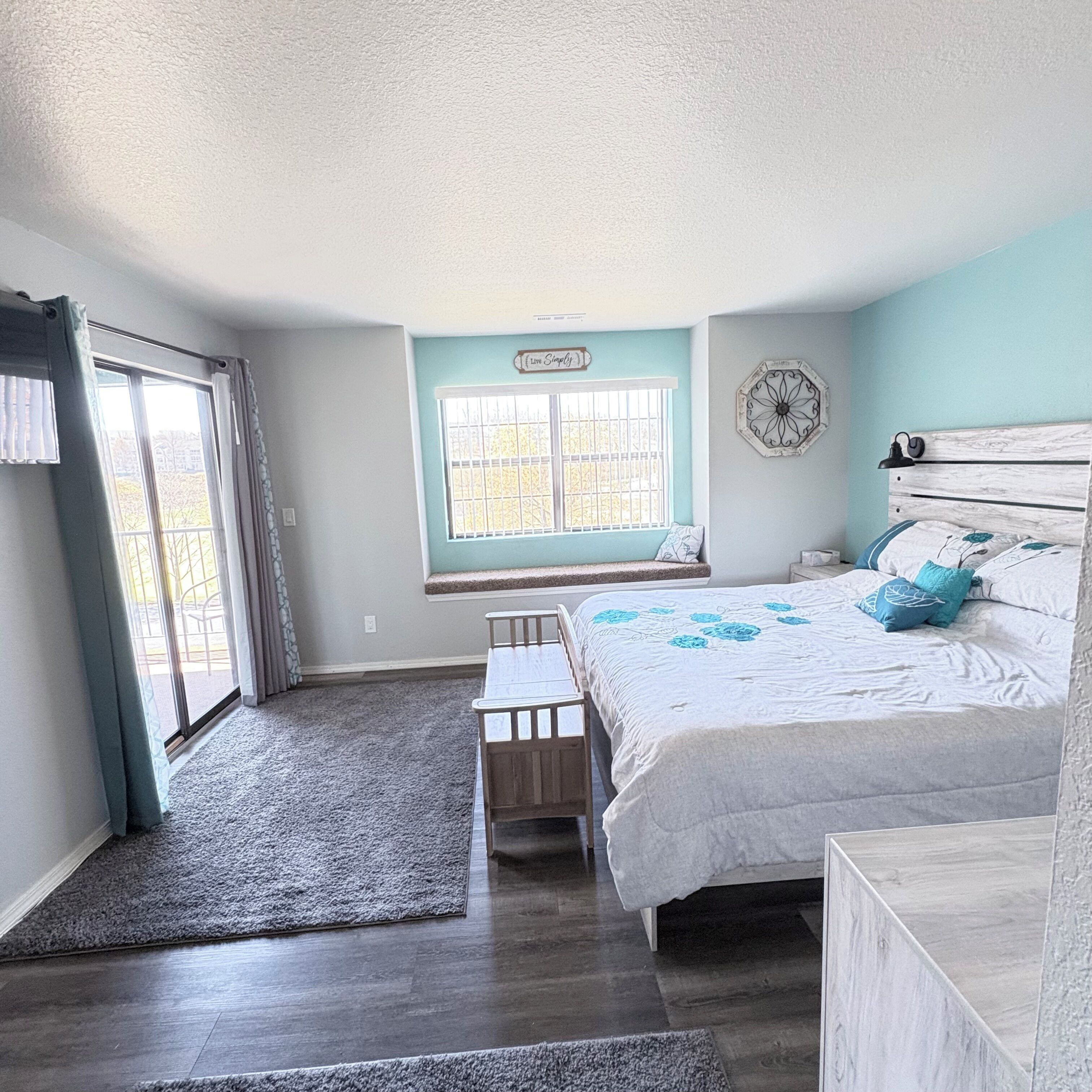 2 bedrooms, iron/ironing board, travel crib, WiFi (free)