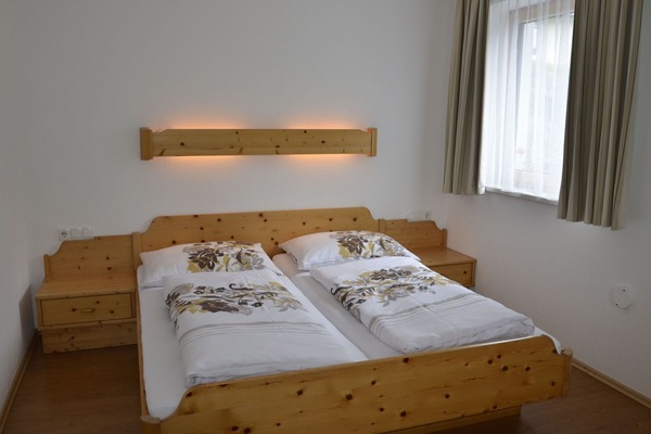 Möbel, Gebäude, Eigentum, Fenster, Tabelle, Komfort, Vorhang, Holz, Bettrahmen, Kissen