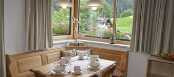 Cosy apartment in villa for 4 guests with WIFI, TV and pets allowed