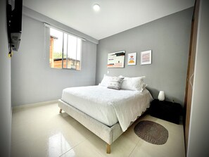 2 bedrooms, iron/ironing board, free WiFi, bed sheets - Apto With Pool, gym Near to Mall (Bello)