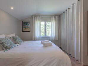 4 slaapkamers, een strijkplank/strijkijzer, gratis wifi