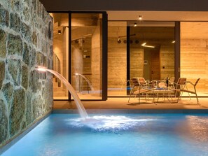 Pool - Beautiful private villa for 12 guests with hot tub, A/C, private pool, WIFI, TV and terrace (Novi Vinodolski)