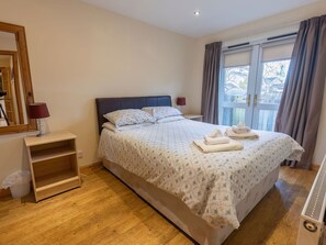 4 bedrooms, free WiFi - Wonderful private villa for 8 people with WIFI and TV (Inverness)