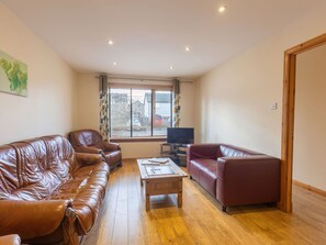 TV - Wonderful private villa for 8 people with WIFI and TV (Inverness)