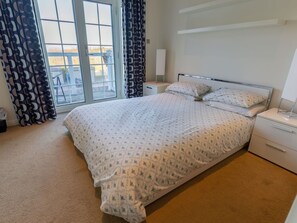 2 bedrooms, free WiFi - Beautiful apartment for 4 guests with WIFI, TV and balcony (Inverness)