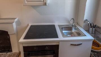 Forno, piano cottura, macchina per tè/caffè, pentole/stoviglie/utensili