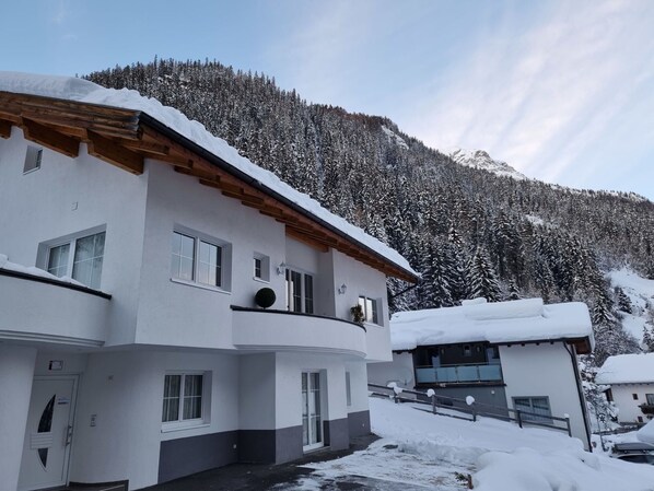 Exterior - Lovely apartment for 4 people with TV and terrace (Ischgl)