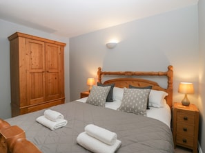 3 bedrooms, individually decorated, individually furnished, free WiFi - Winder Barn (Penrith)