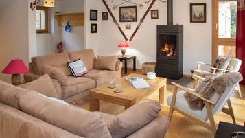 Télévision, cheminée