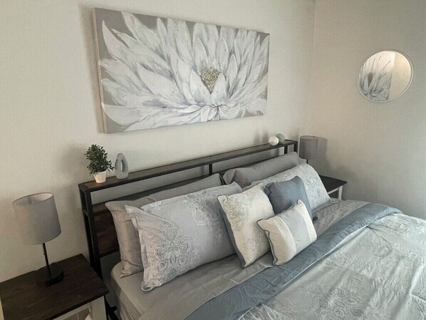 Iron/ironing board, internet, bed sheets