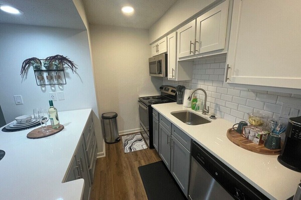 Mikrobølgeovn, ovn, kogeplade, opvaskemaskine