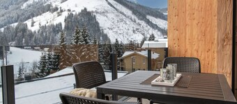 Bel appartement pour 4 personnes avec WIFI, piscine, TV, terrasse et animaux admis