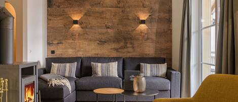 Property, Furniture, Couch, Table, Picture Frame, Wood, Interior Design, Lighting, Living Room, Comfort