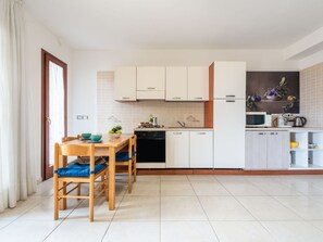 Microwave, highchair