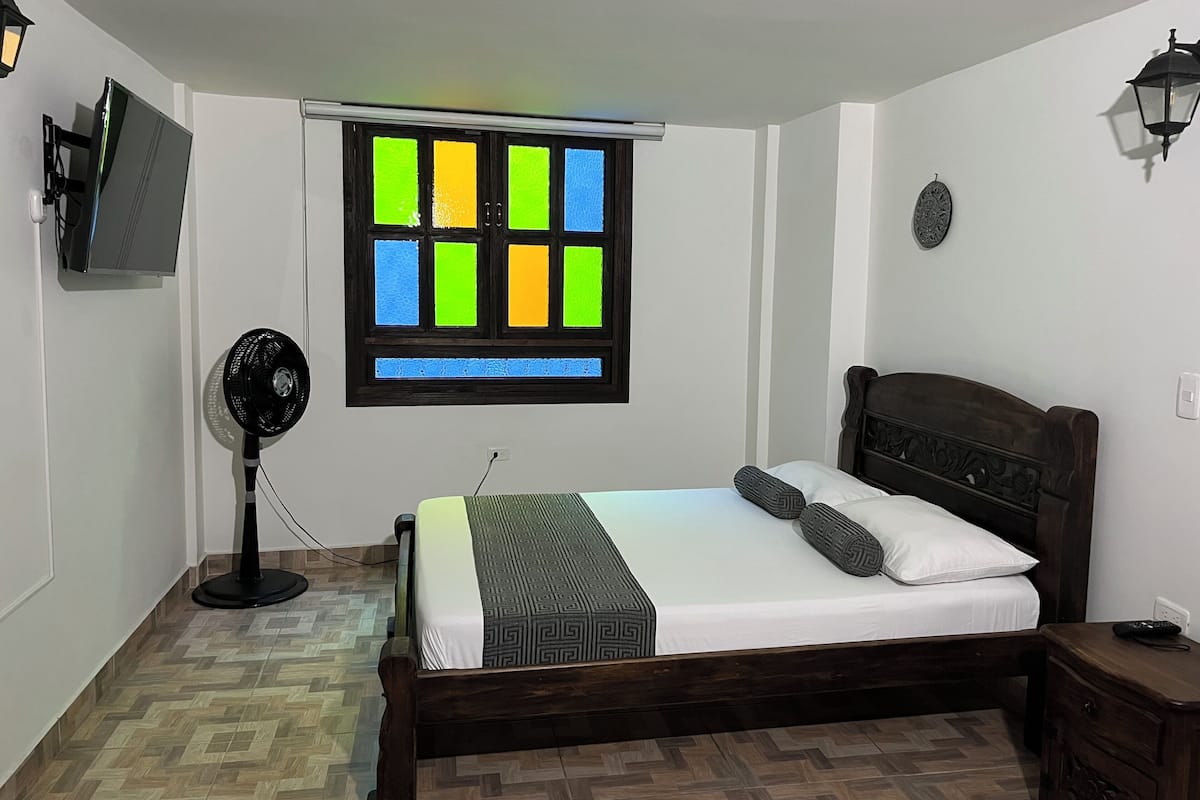 Double Room | Hypo-allergenic bedding, desk, free WiFi, bed sheets