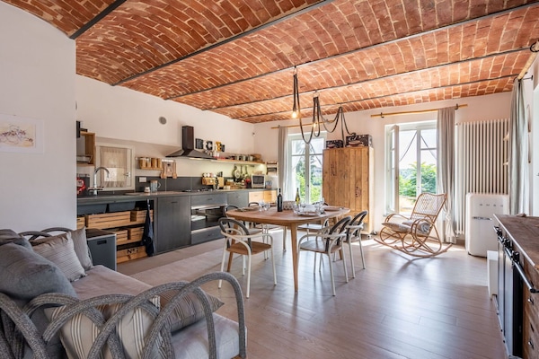 Tabelle, Eigentum, Möbel, Couch, Stuhl, Holz, Interior Design, Fussboden, Flooring, Strahl