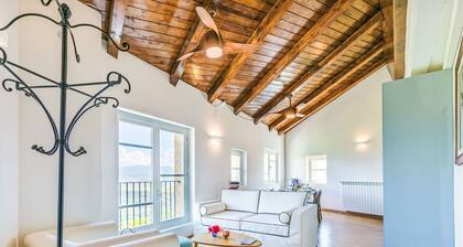 Cosy apartment for 6 guests with WIFI, pets allowed and panoramic view