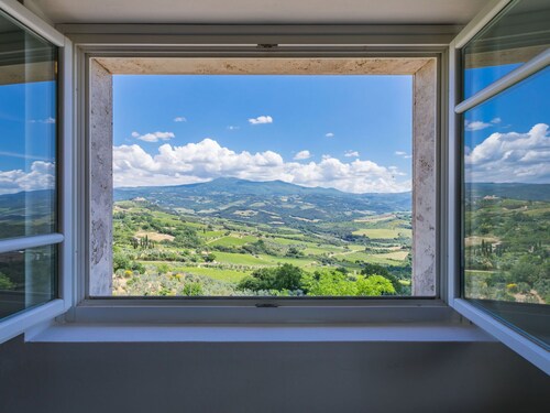 Agréable appartement pour 6 personnes avec WIFI, animaux admis et vue panoramique